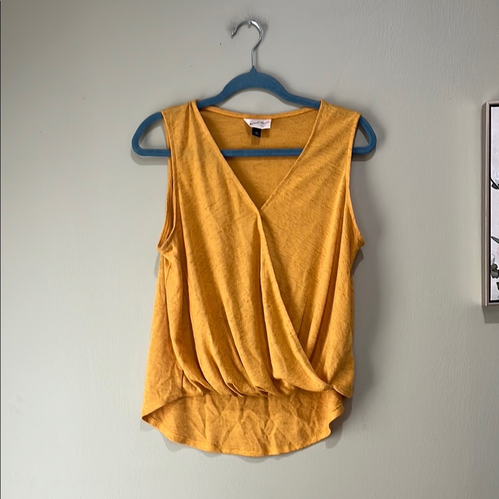 🌹Universal Thread Mustard Wrap Tank Top